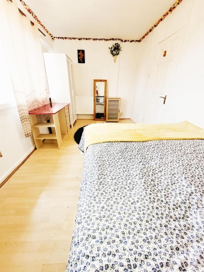 Quarto em Acomodações Particulares Excellent Big Double Cheap Price Around
